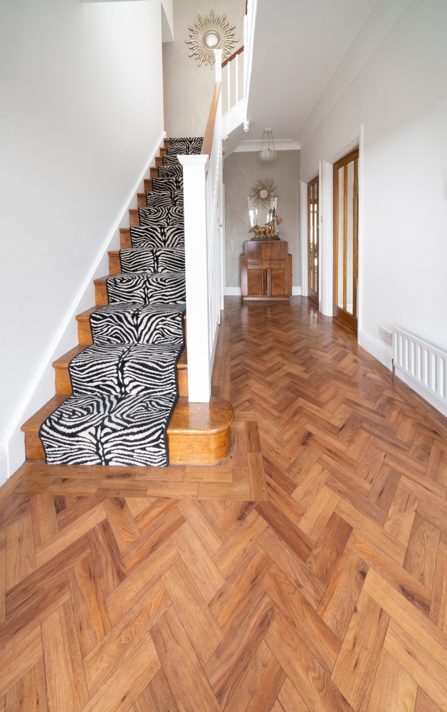Beautiful,,Stylish,,Traditional,English,Hall,With,Parquet,Floor,And,Zebra